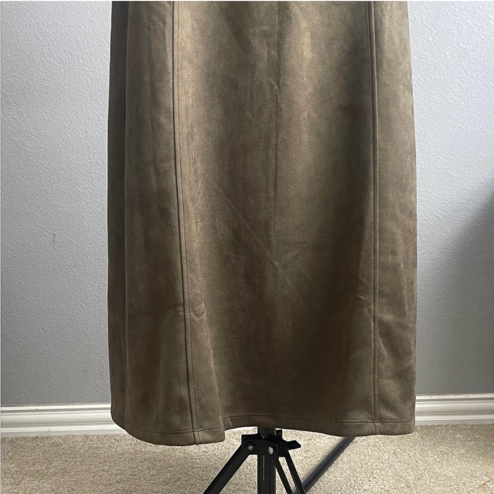 Elegant Khaki Midi Skirt - Picture 4 of 7